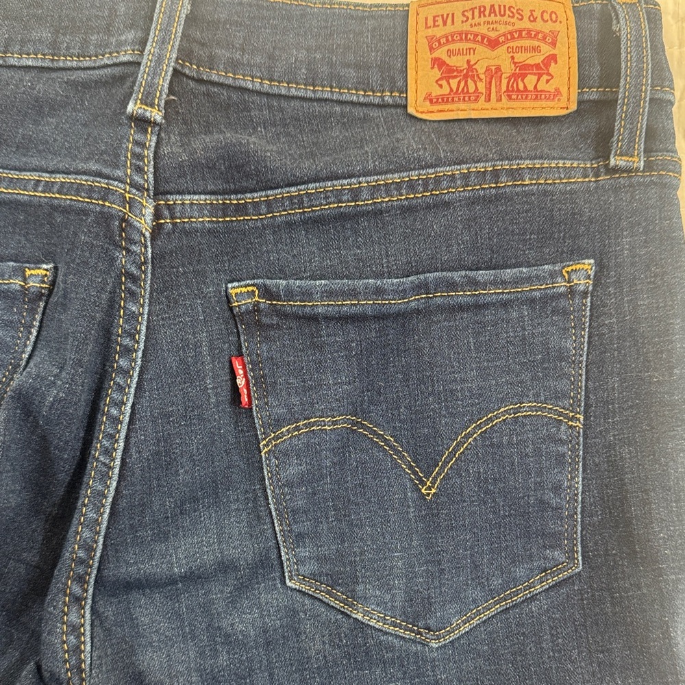 Levi's Dark Blue Denim Jeans with Red Tag